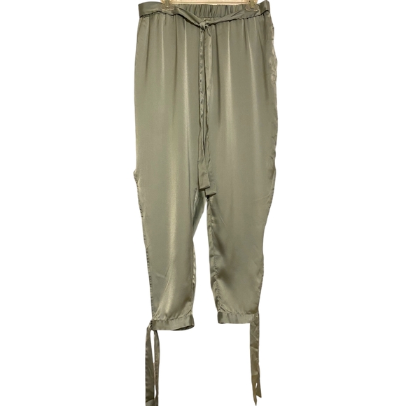 SHEIN Sage Green Satin Knotted Side Belted Pants - Size XL 🌿 - Picture 3 of 12